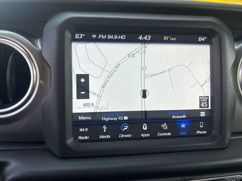 Used 2018 Jeep Wrangler Unlimited Sahara image 10