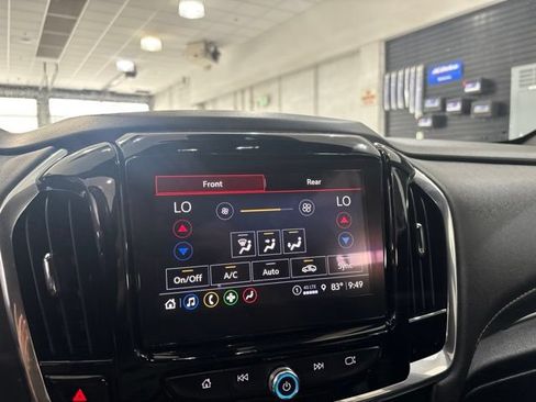 Used 2023 Chevrolet Traverse LT AWD/4WD image 26