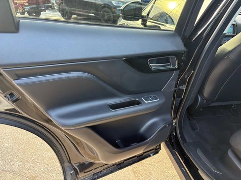 Used 2020 Jaguar F-PACE Premium image 34