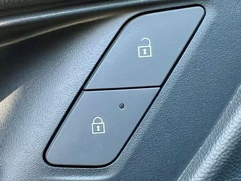 Used 2025 Chevrolet Equinox LT w/ Convenience Package II image 27