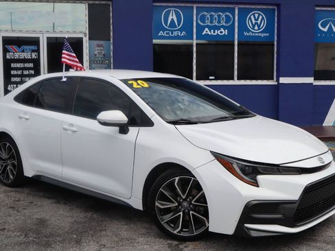 Used 2020 Toyota Corolla SE FWD image 2