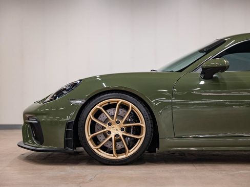 Used 2021 Porsche 718 Cayman GT4 RWD image 23