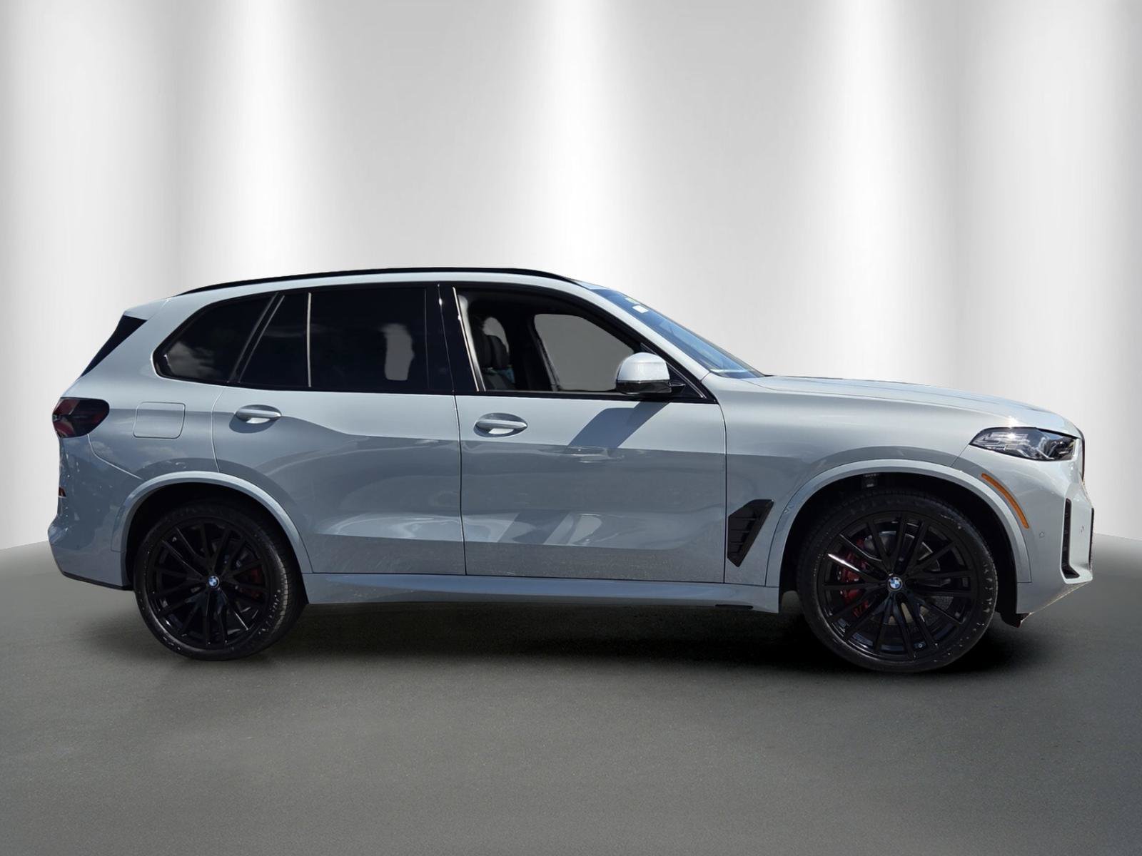 New 2026 BMW X5 xDrive40i w/ M Sport Package AWD/4WD image 8