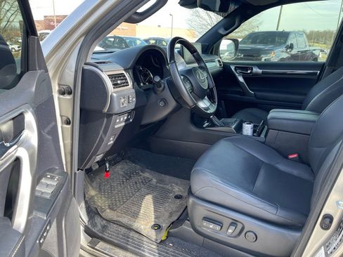 Used 2022 Lexus GX 460 Premium w/ Premium Package image 5