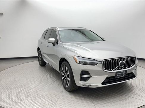Certified 2023 Volvo XC60 B5 Plus w/ Climate Package image 8
