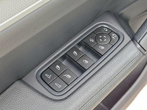 Certified 2024 Porsche Cayenne Coupe AWD/4WD image 26