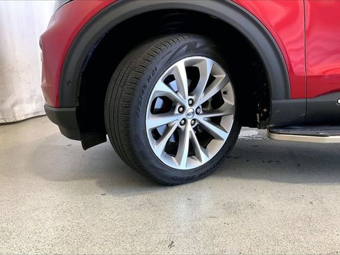 Used 2021 Ford Explorer Platinum w/ Equipment Group 601A AWD/4WD image 20