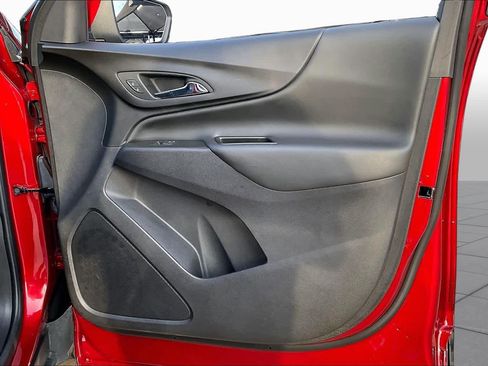 Used 2024 Chevrolet Equinox LT FWD image 22