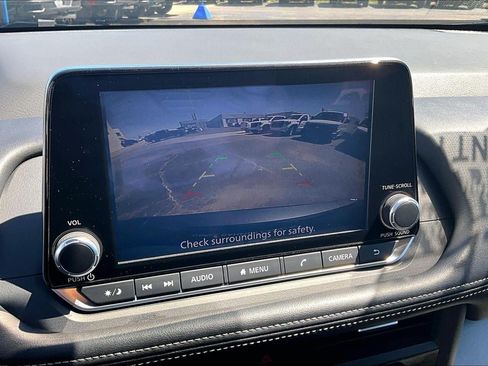 Used 2025 Nissan Rogue SV AWD/4WD image 22
