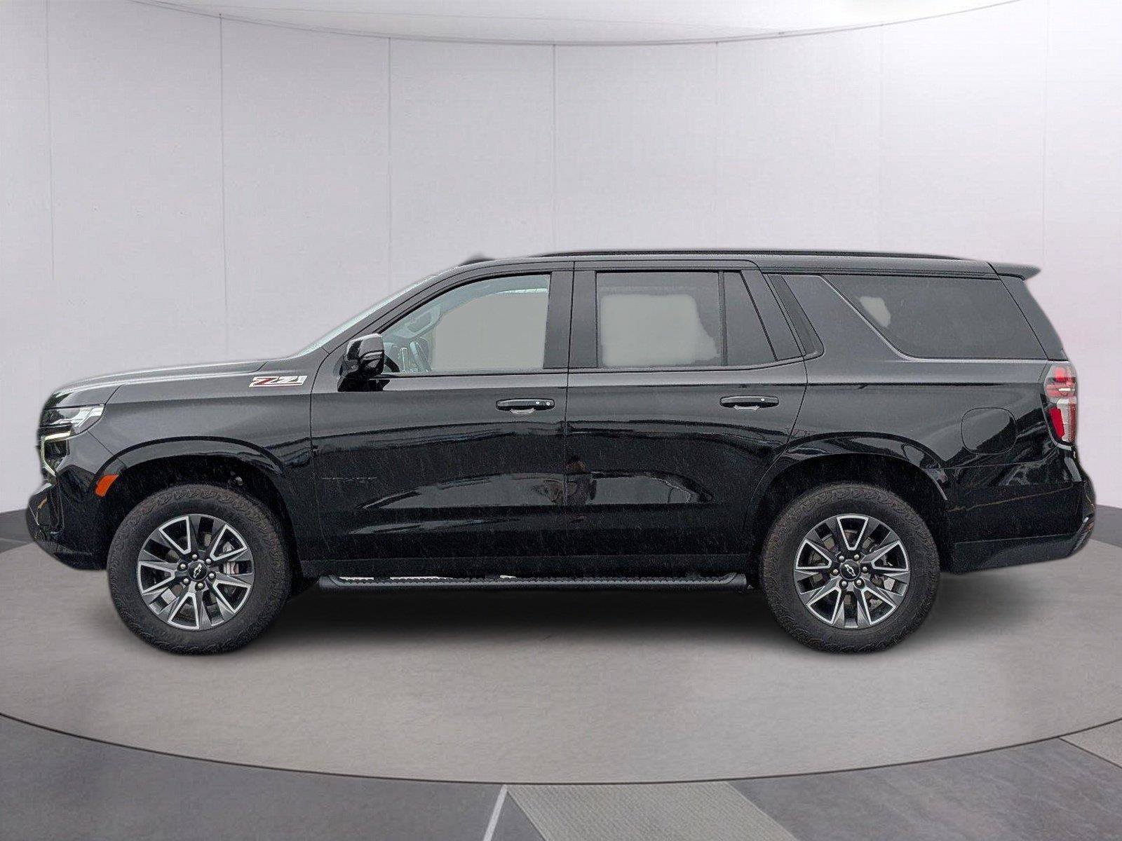 Used 2024 Chevrolet Tahoe Z71 w/ Luxury Package AWD/4WD image 2