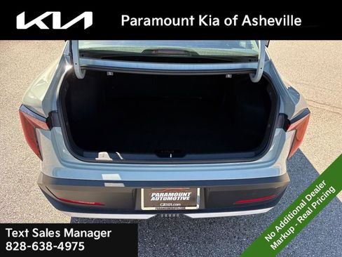 New 2025 Kia K4 LXS image 29