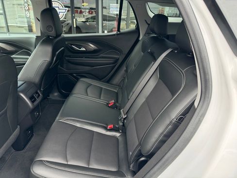 Used 2024 GMC Terrain SLT AWD/4WD image 7