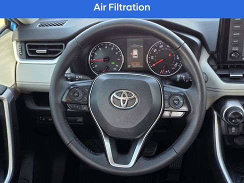 Used 2021 Toyota RAV4 XLE Premium image 28