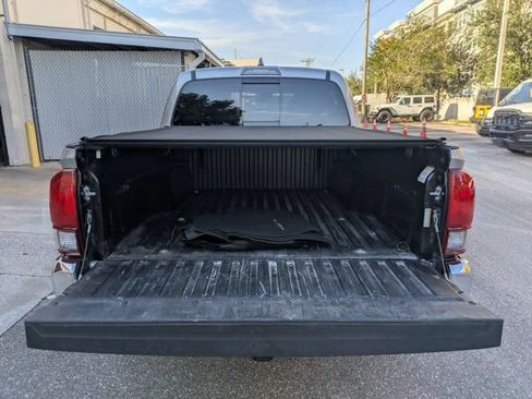 Used 2021 Toyota Tacoma SR5 RWD image 12