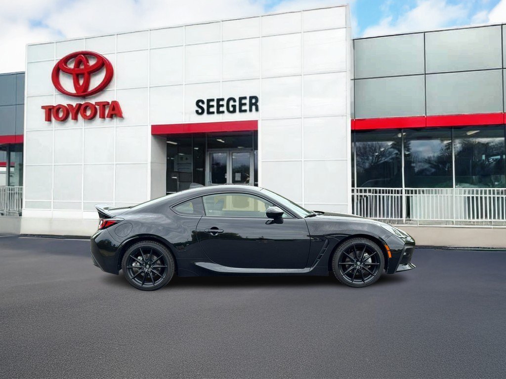 Used 2024 Toyota GR86 Premium RWD image 2
