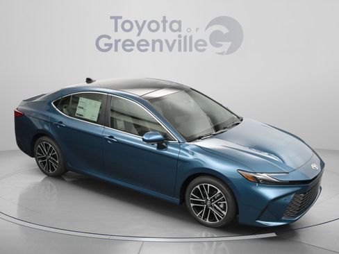 Used 2025 Toyota Camry XLE w/ Premium Plus Package FWD image 19