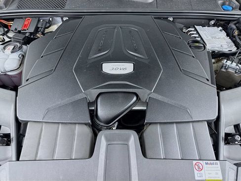 Certified 2023 Porsche Cayenne AWD/4WD image 31