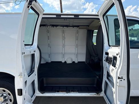 Used 2014 Chevrolet Express 1500 RWD image 35