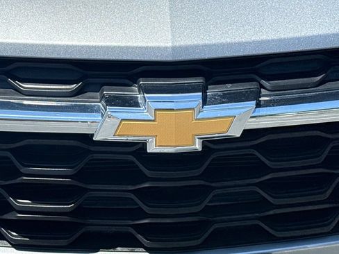 Used 2025 Chevrolet Trax LS FWD image 8