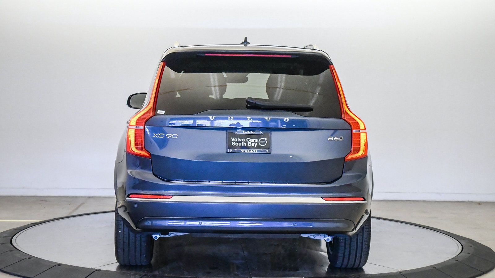 Certified 2023 Volvo XC90 B6 Plus w/ Protection Package Premier AWD/4WD image 3
