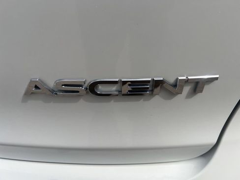 Used 2023 Subaru Ascent Premium w/ Convenience Package AWD/4WD image 32