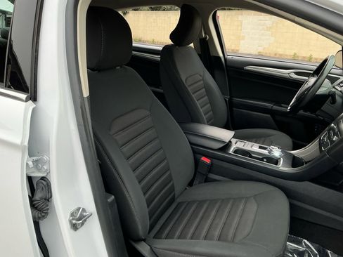 Used 2019 Ford Fusion SE image 21
