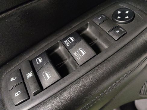 Used 2019 Jeep Grand Cherokee Altitude image 27