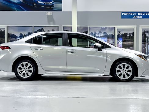 Used 2023 Toyota Corolla LE FWD image 8