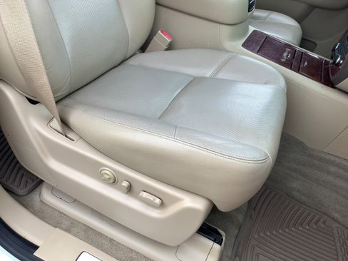 Used 2012 Chevrolet Avalanche LTZ image 15