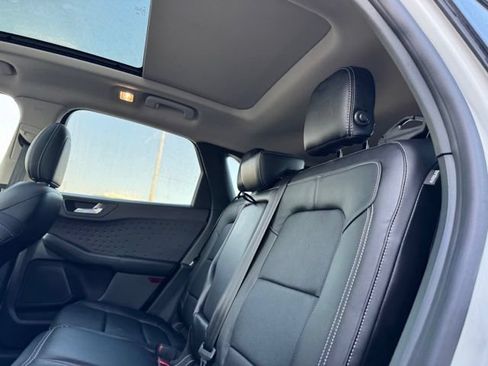 Used 2020 Ford Escape Titanium AWD/4WD image 13