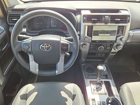 Used 2021 Toyota 4Runner SR5 Premium w/ Moonroof Package AWD/4WD image 17