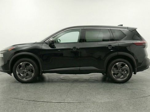 Used 2025 Nissan Rogue SV AWD/4WD image 3
