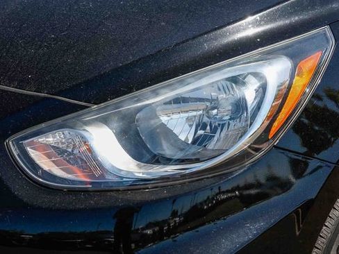 Used 2013 Hyundai Accent GS image 8