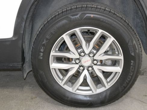 Used 2019 GMC Acadia SLE FWD image 53