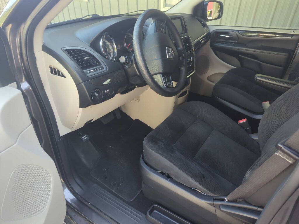 Used 2019 Dodge Grand Caravan SE FWD image 7