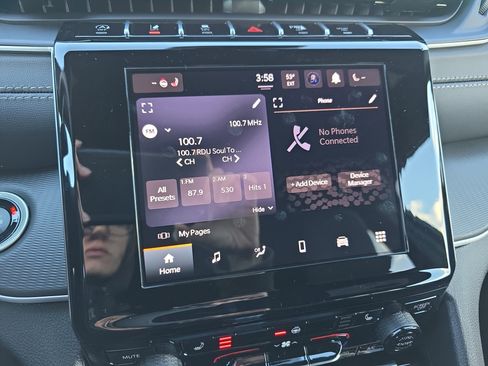 New 2025 Jeep Grand Cherokee Laredo image 23