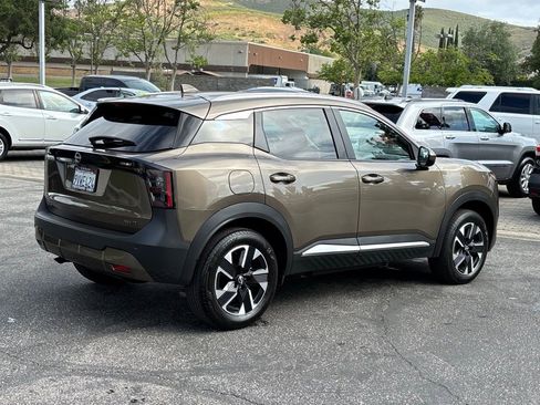 Certified 2025 Nissan Kicks SV w/ SV Premium Package AWD/4WD image 3