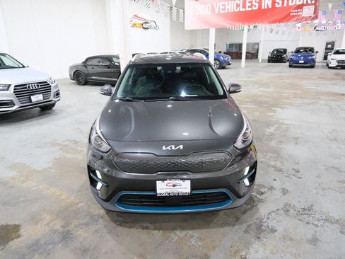 Used 2022 Kia Niro EX w/ Cold Weather Package image 3