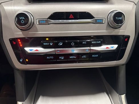 Used 2023 Ford Explorer XLT w/ Equipment Group 202A image 34