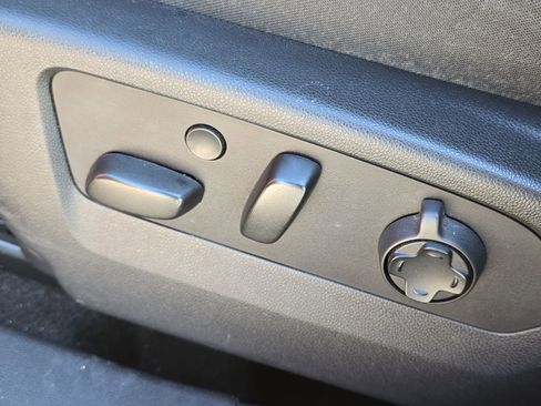 Used 2022 Buick Envision Avenir w/ Technology Package II image 12