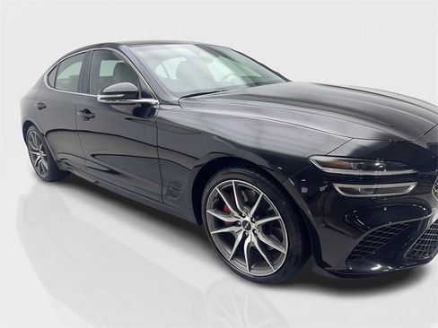 Used 2025 Genesis G70 2.5T image 12