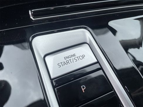 New 2025 Volkswagen Atlas Peak Edition SE image 20