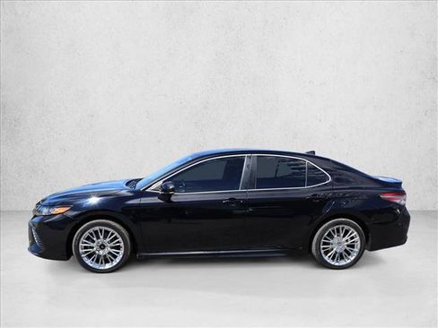 Used 2019 Toyota Camry SE FWD image 9