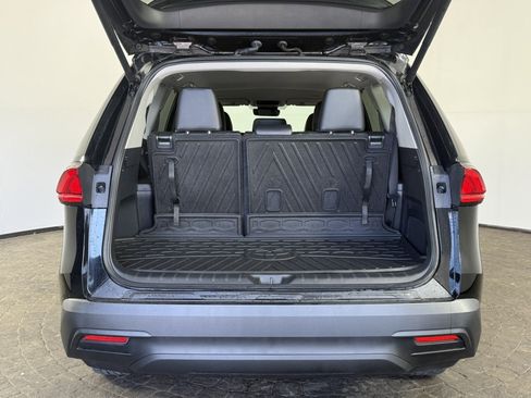 Used 2024 Toyota Grand Highlander AWD image 7