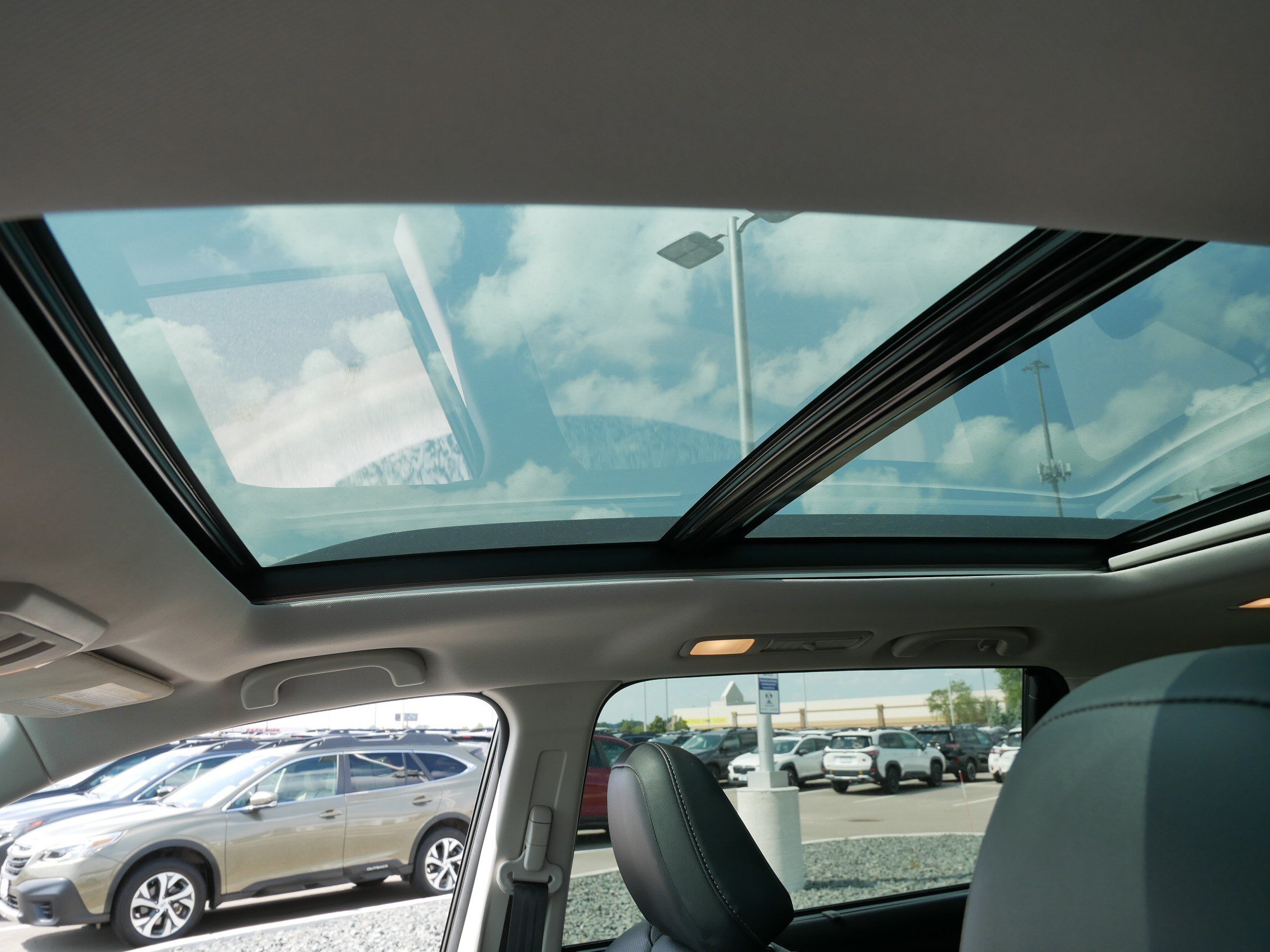 Used 2023 Subaru Ascent Touring AWD/4WD image 23