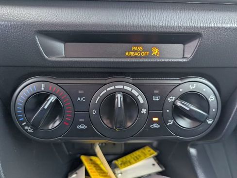 Used 2018 MAZDA MAZDA3 Sport image 17