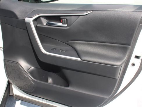 Certified 2025 Toyota RAV4 XLE image 20