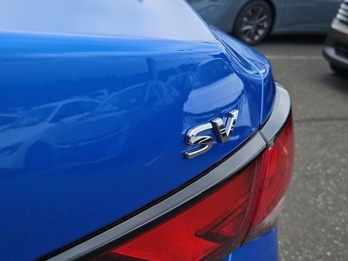 Certified 2023 Nissan Sentra SV FWD image 30