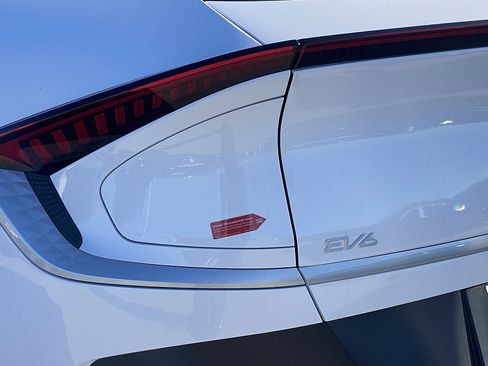 New 2026 Kia EV6 Light RWD image 4