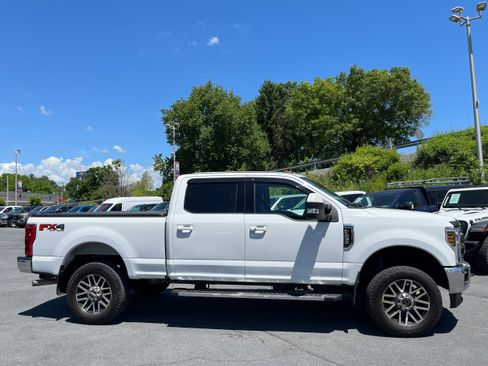 Certified 2019 Ford F250 Lariat w/ Lariat Ultimate Package AWD/4WD image 4